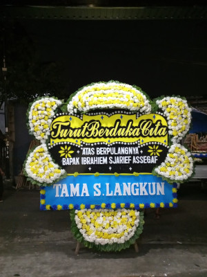 Papan Bunga Duka di Semoyang